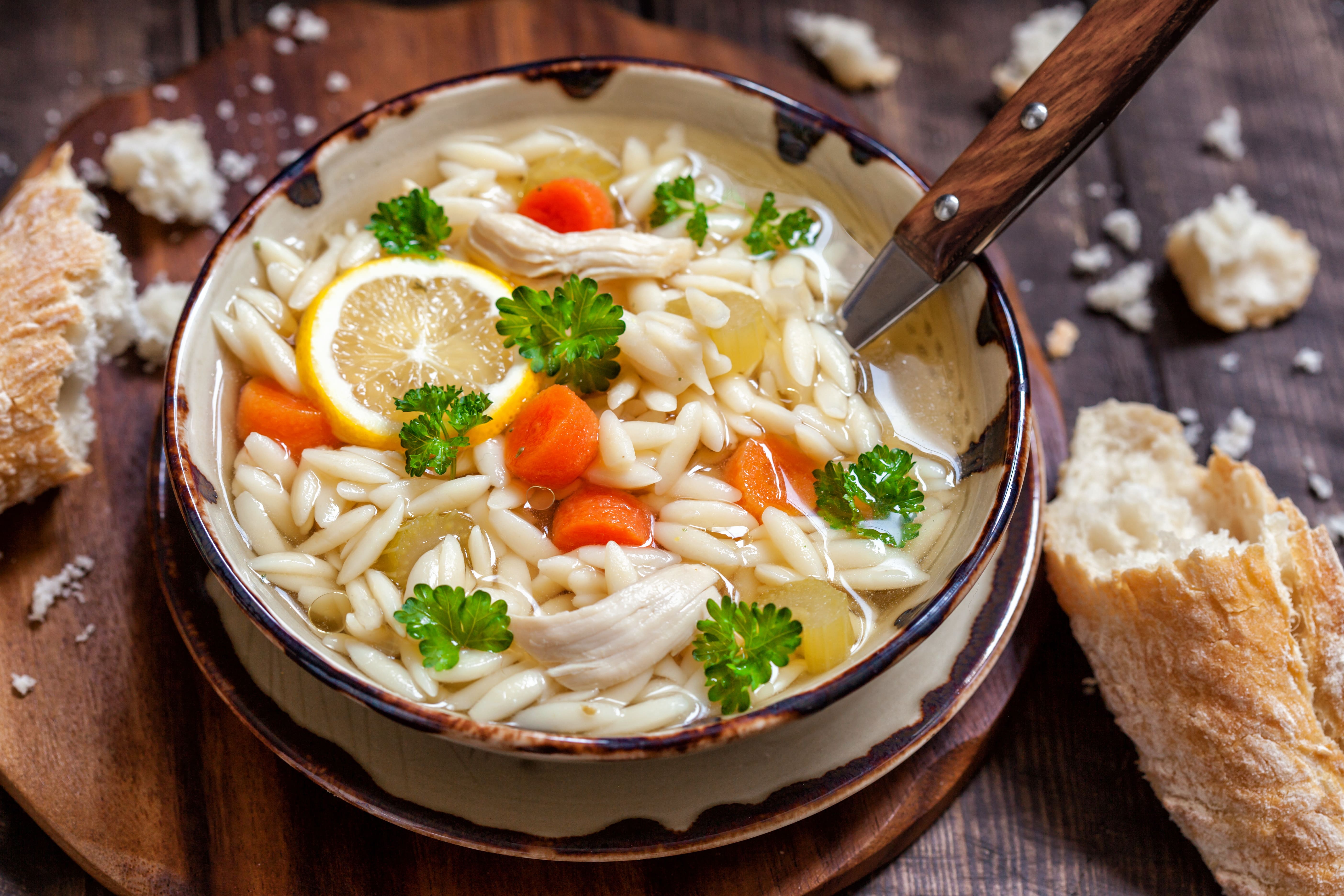 Une soupe au poulet pour les petits rhumes